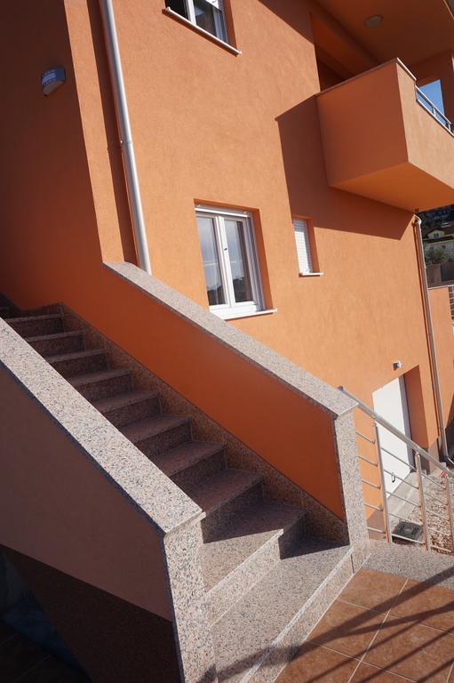 Tomena Apartment