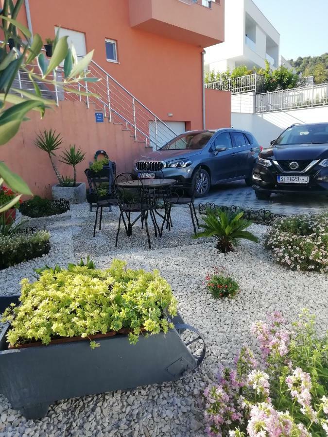 Tomena Apartment