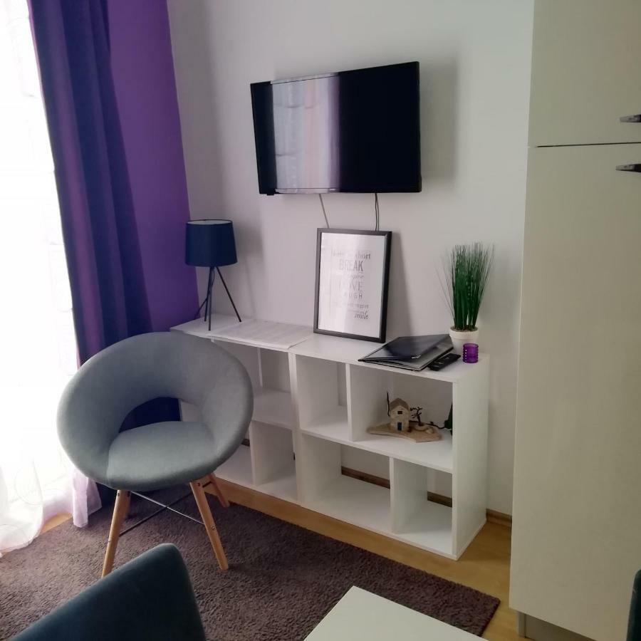 Apartment Tomena *