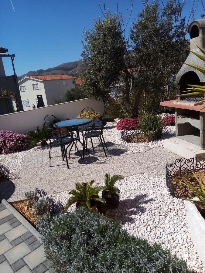 Tomena Apartment
