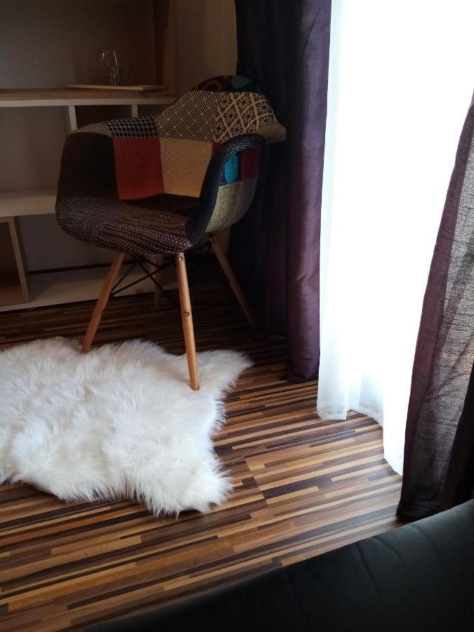 Apartment Tomena *