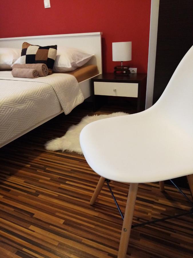 Tomena Apartment